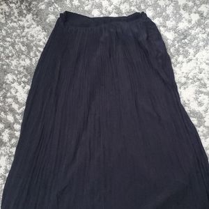 Black Pleated Long Skirt